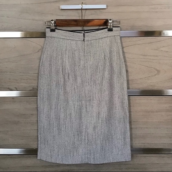 H&M skirt with side buttons - Picture 4 of 9